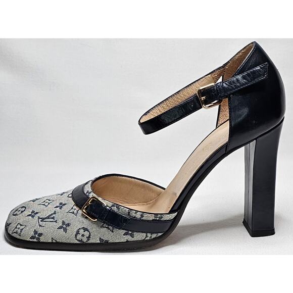 Louis Vuitton D'Orsay ankle strap pumps Mini lin canvas & black leather. - Picture 6 of 11